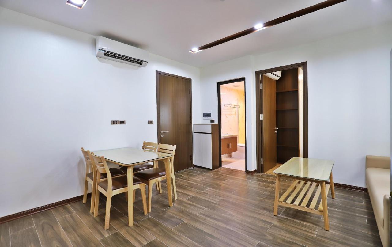 Luck 05 - Tay Ho Apartment *