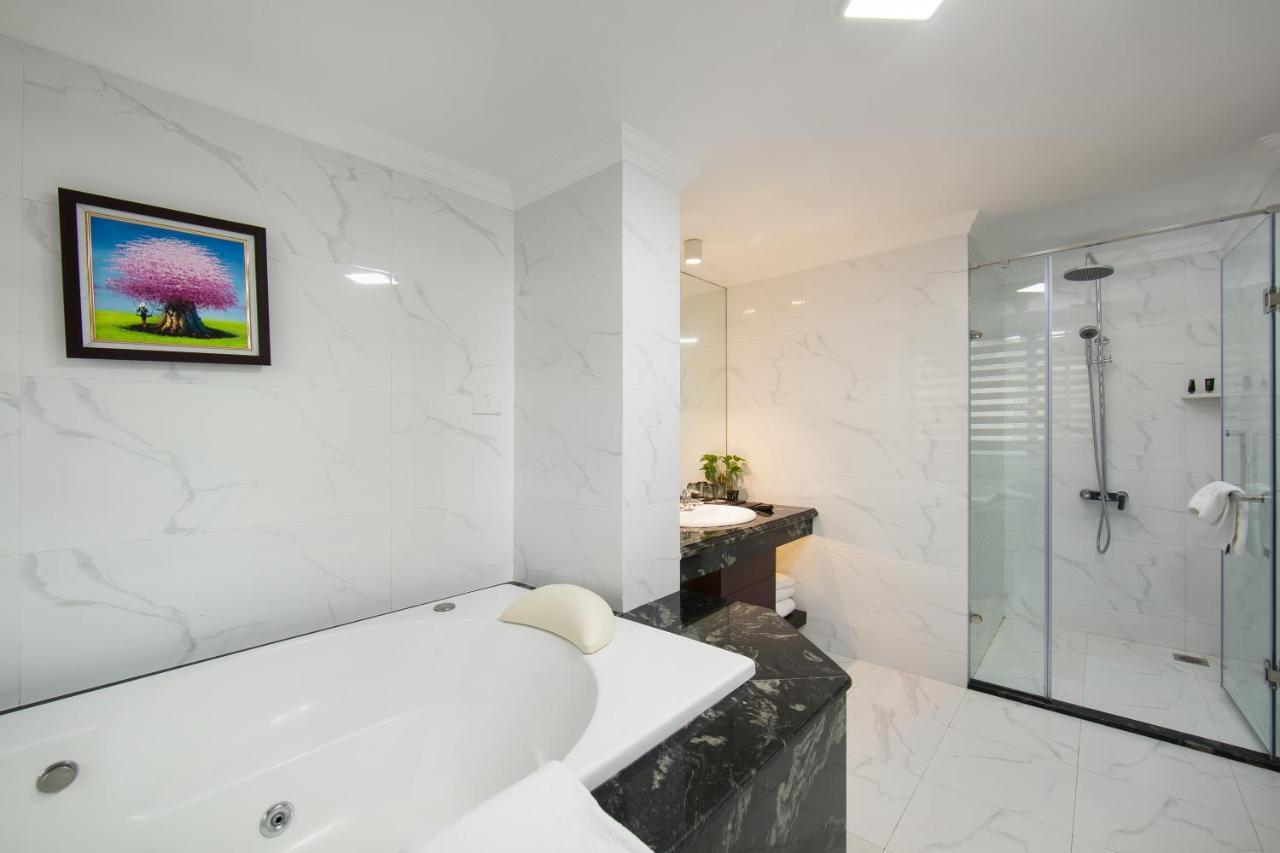 Halais Hotel 4*
