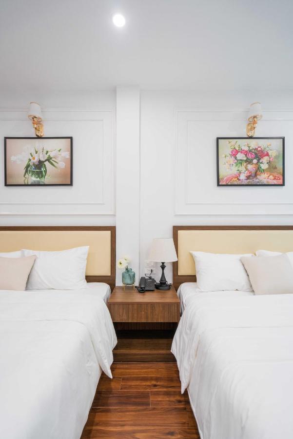 Charming Moon Hotel