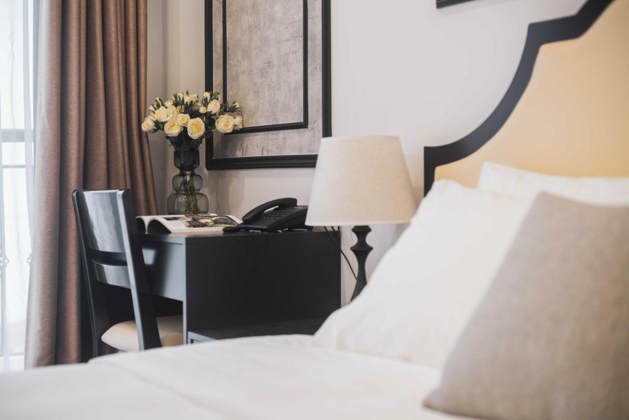 Charming Moon Hotel 3*