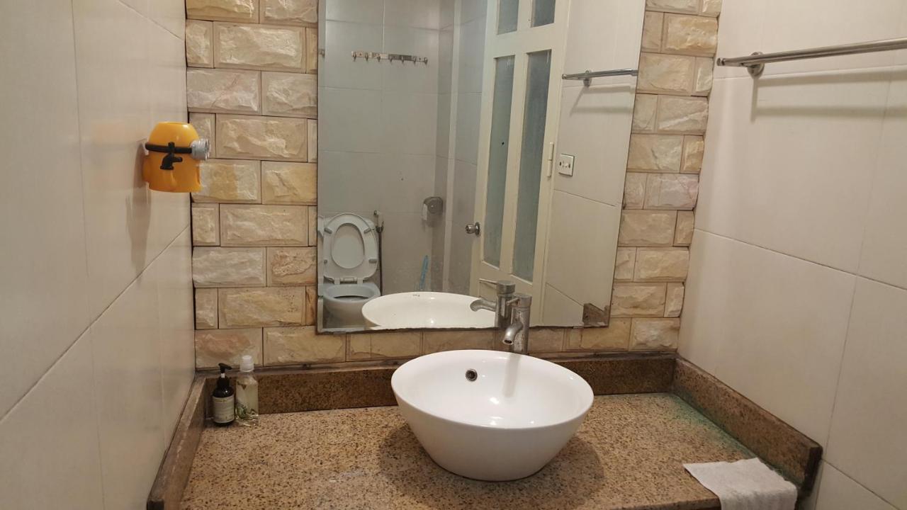 Price Ho Tay For Long Apartment *