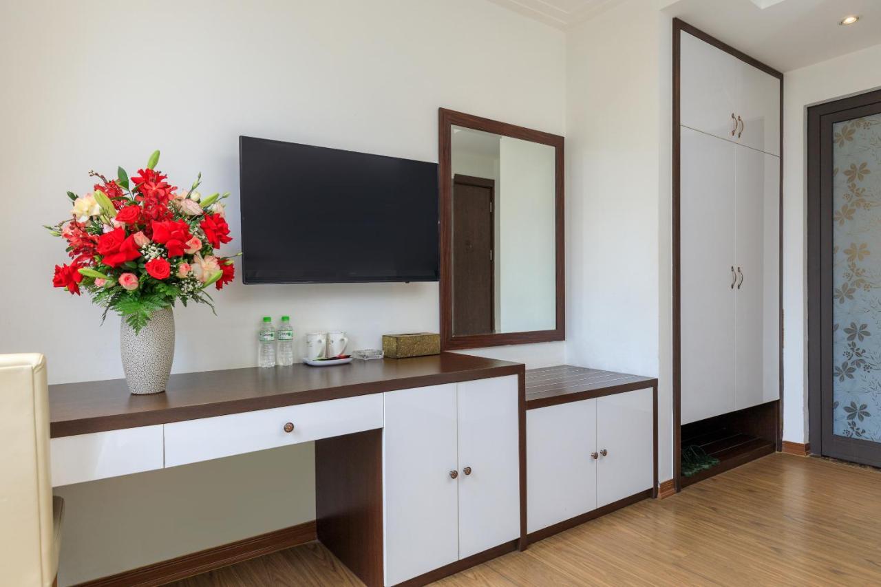 Yolo Wa Hotel Hanoi