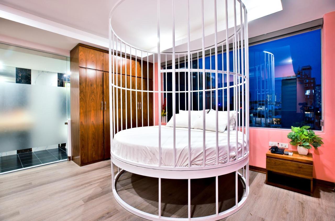 Hotel Night Hanoi