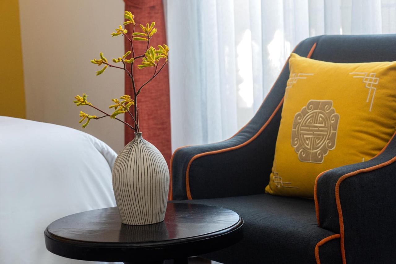 Hotel Center Silk Boutique & Travel