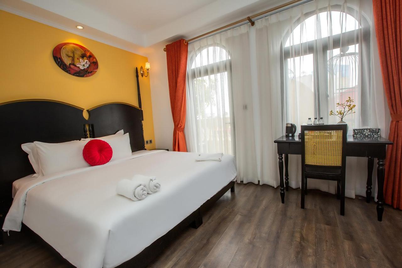 Center Silk Boutique & Travel Hotel