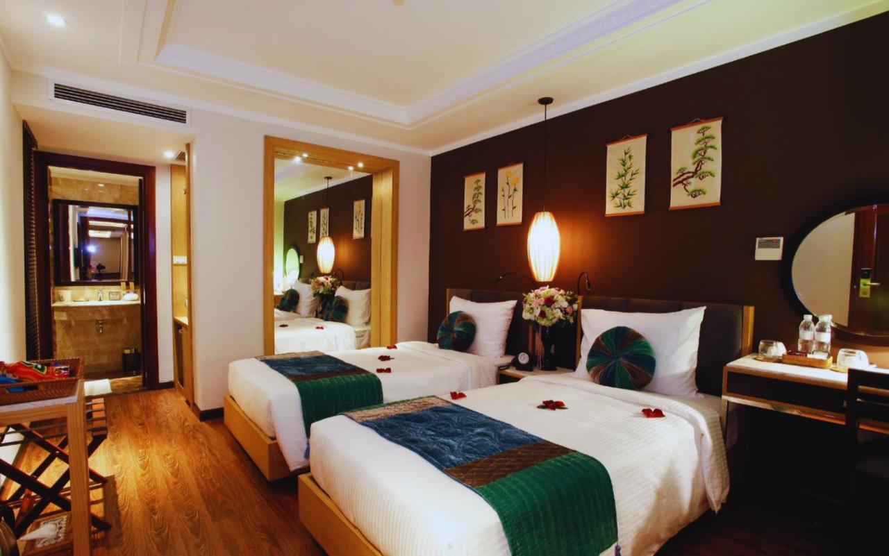 Emerald Waters Classy Hotel