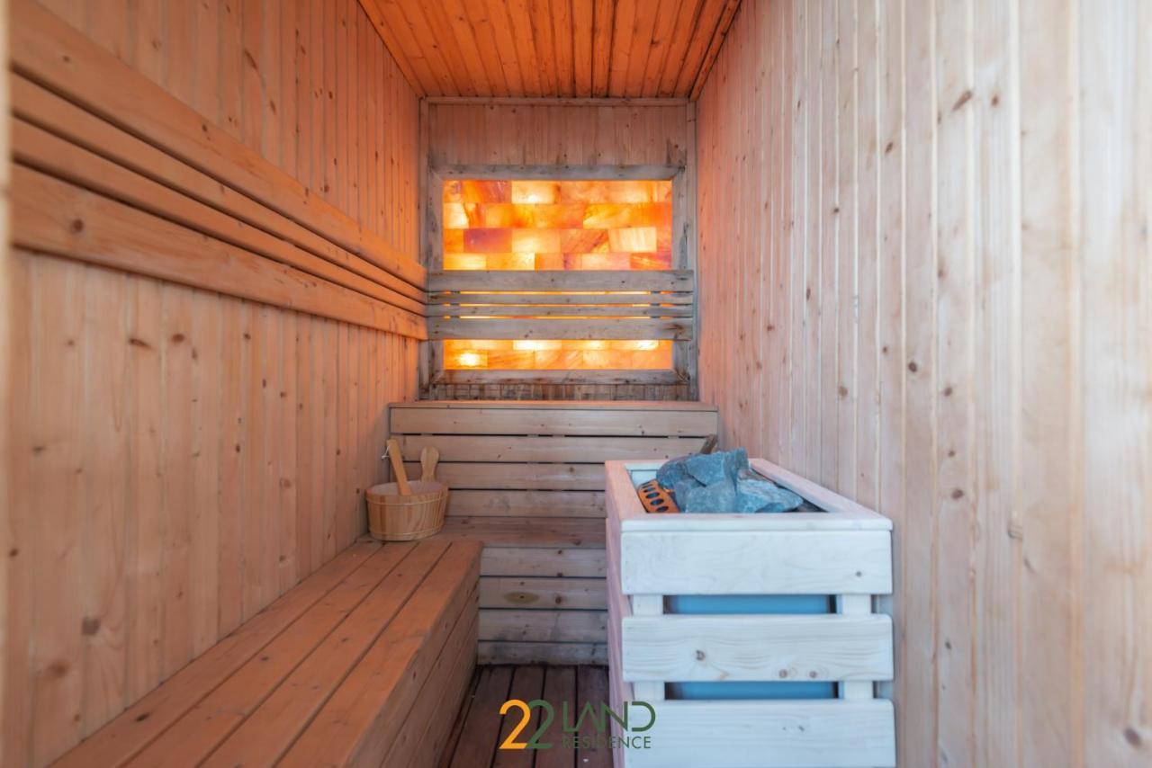 22land & Hotel Hanói