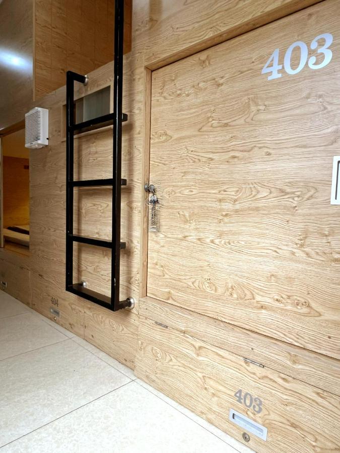 Capsule hotel Trangtien *