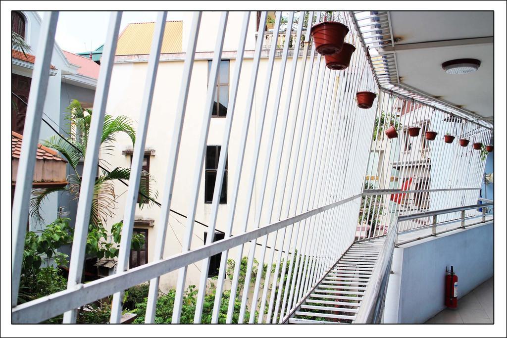 V-studio 2 * Hà Nội