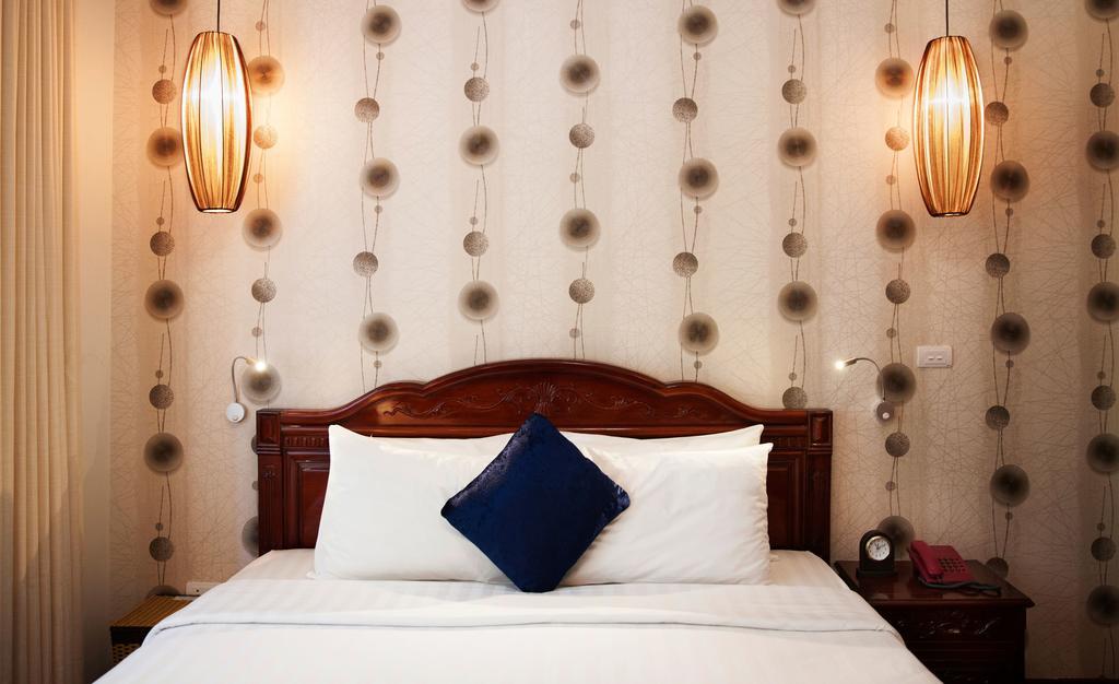 Hotel Golden Moon & Travel 3*