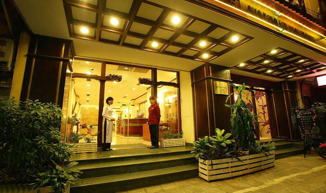 Quoc Hoa Premier