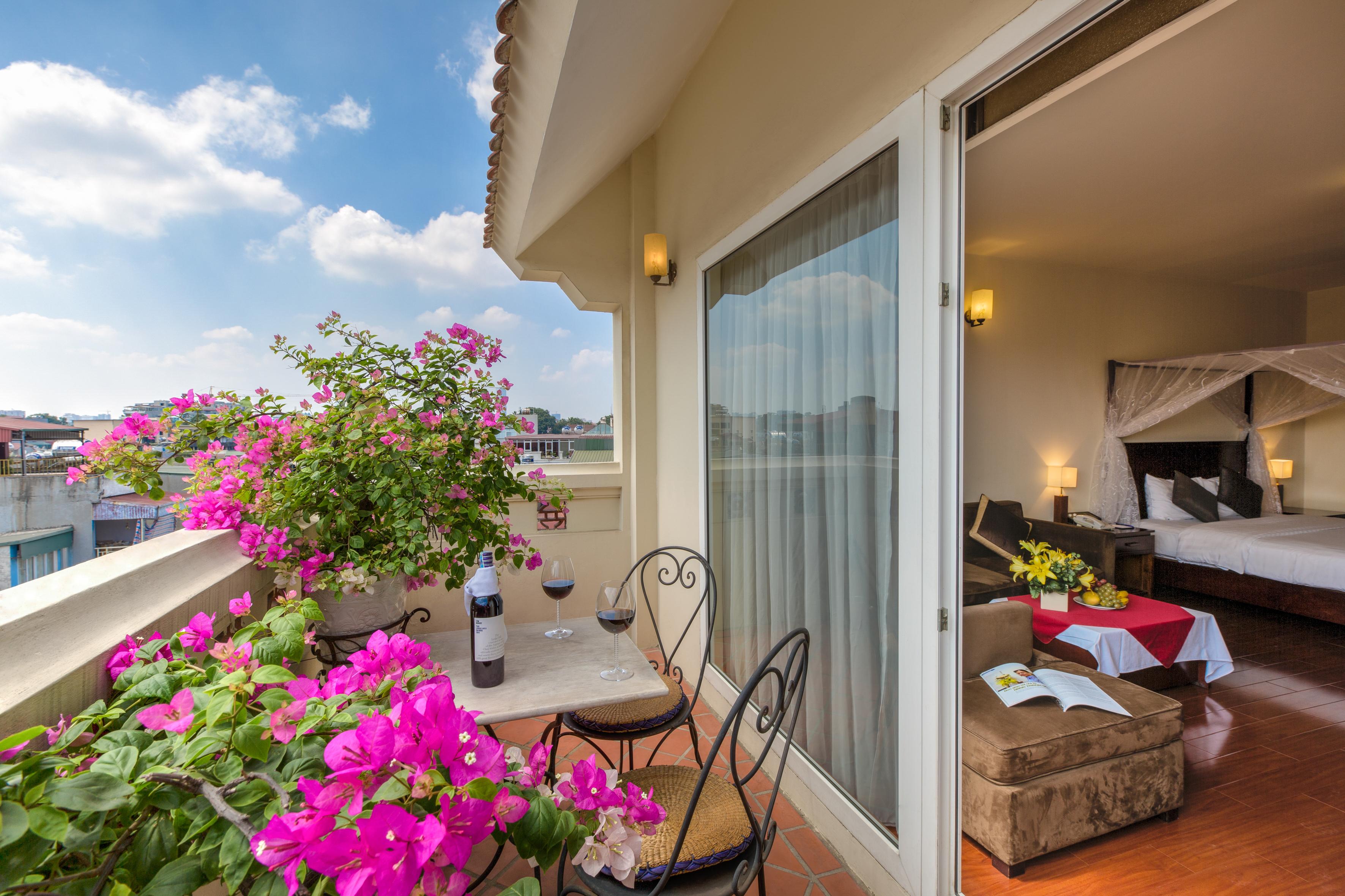 Quoc Hoa Premier Hotel 4*