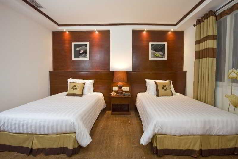 Hotel De Trendy & 4*