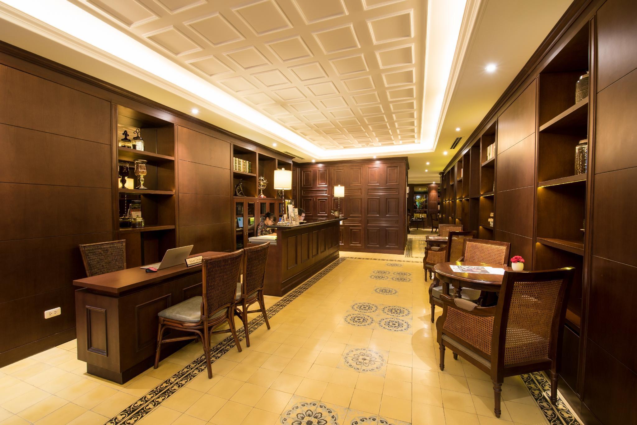 La Nueva Boutique & Hanoi