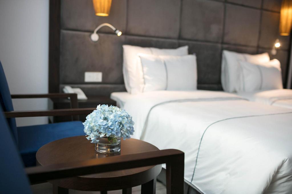 Bonsella Khách sạn 4*