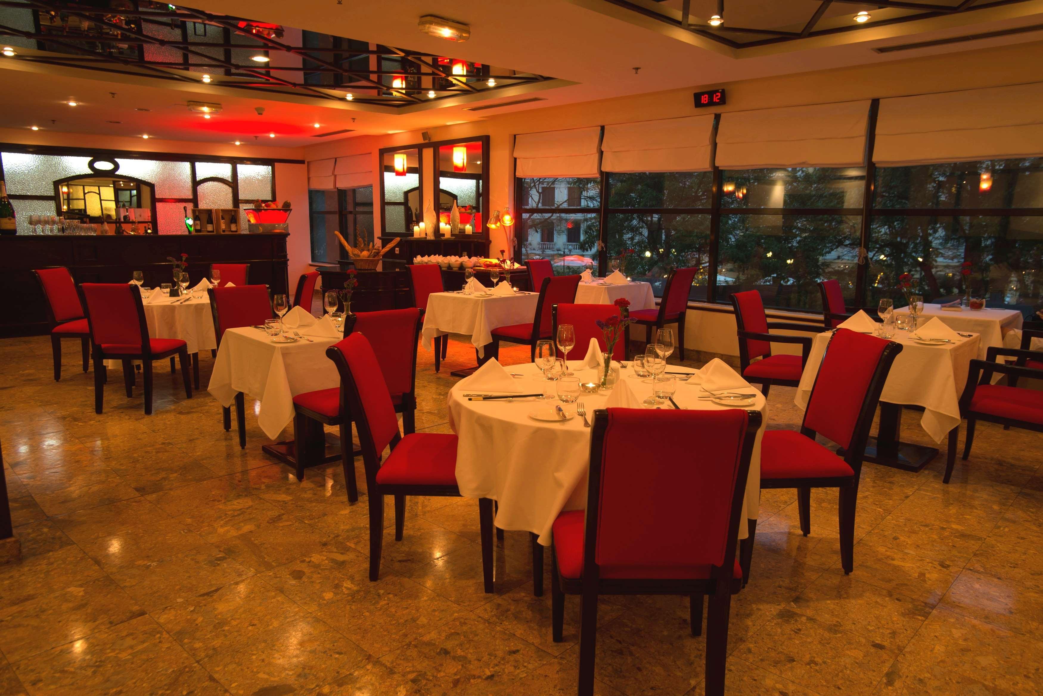 Hilton Opera