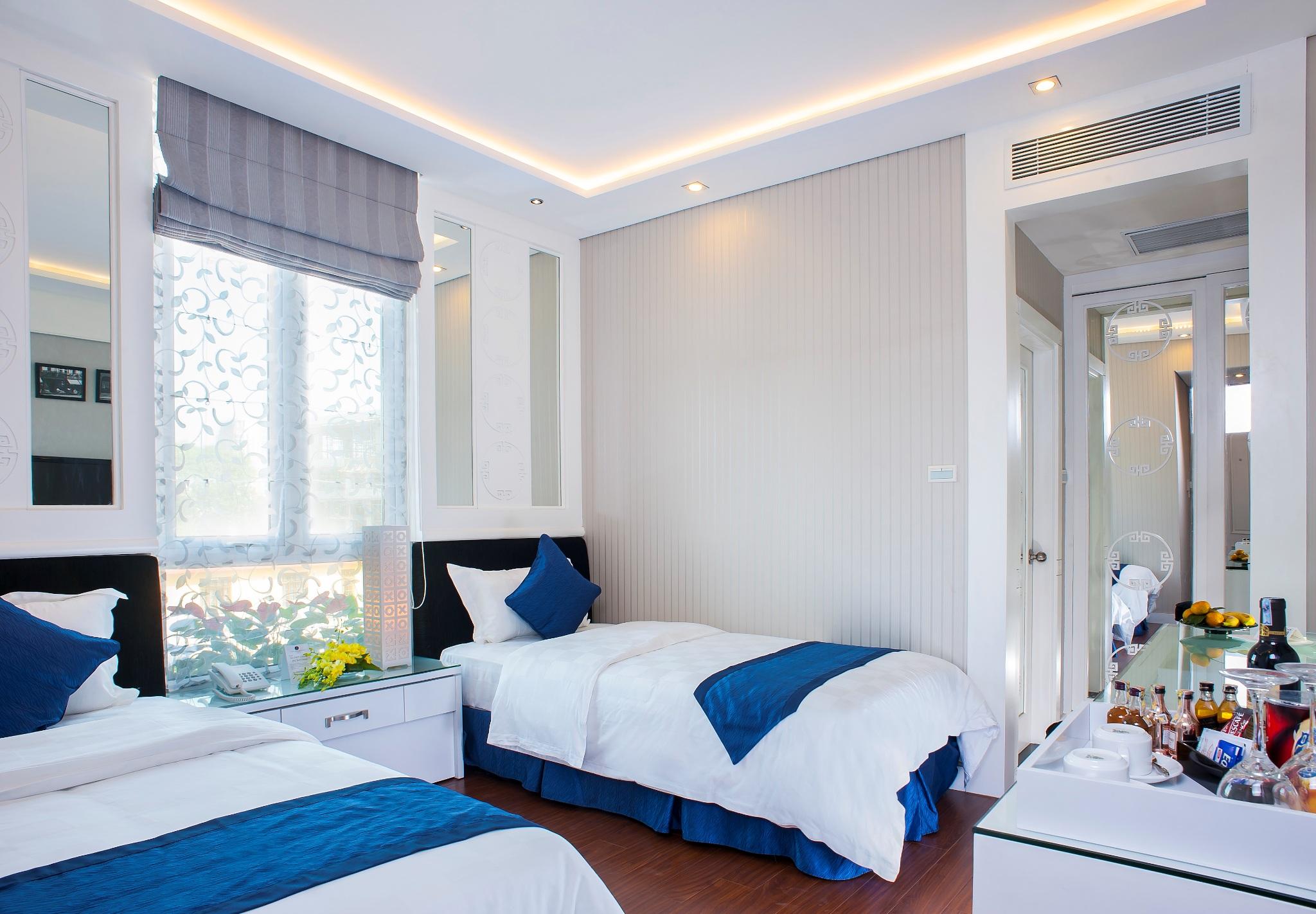 Hotel Minerva Church