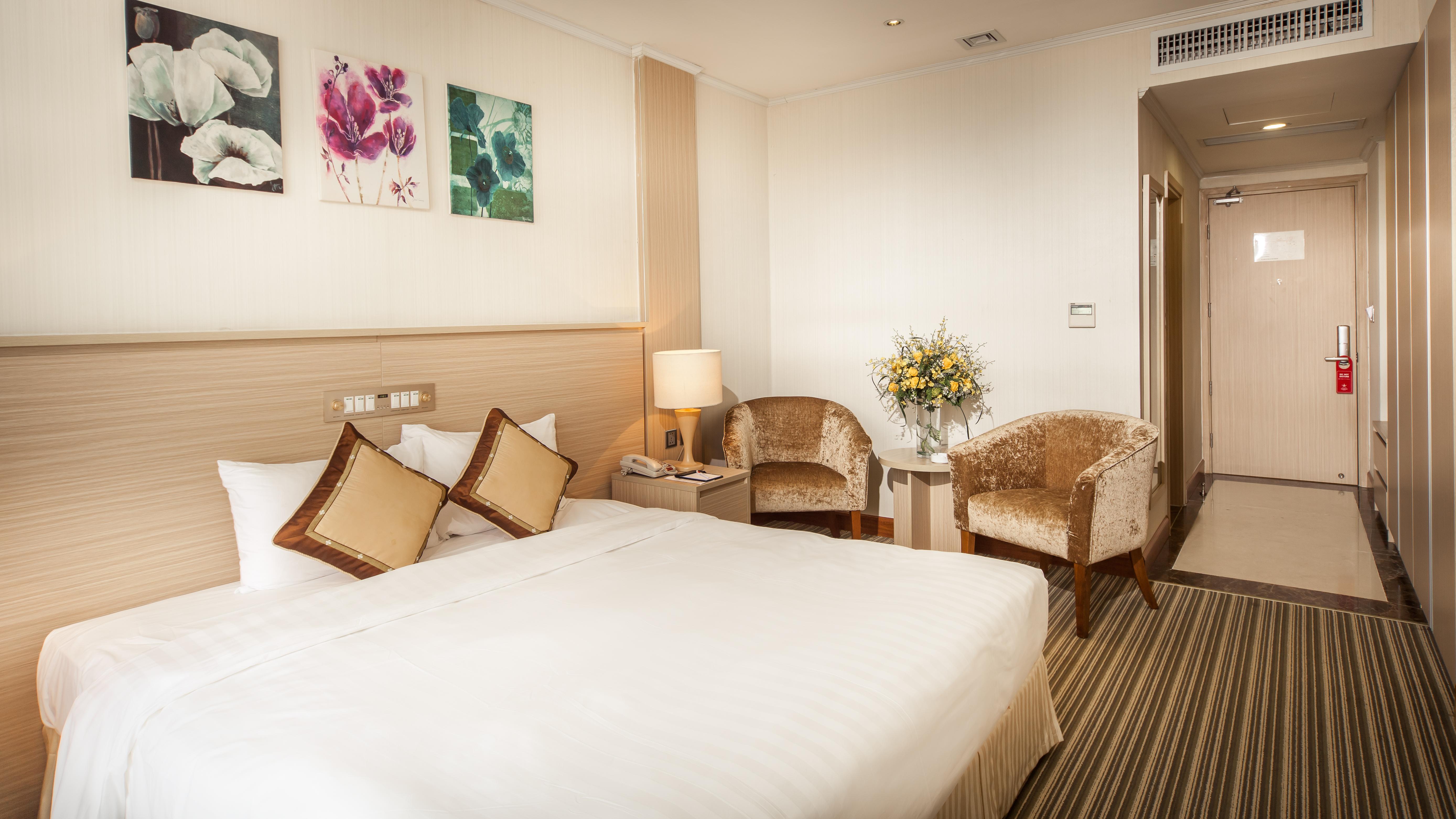 Hotel Candle Hanoi
