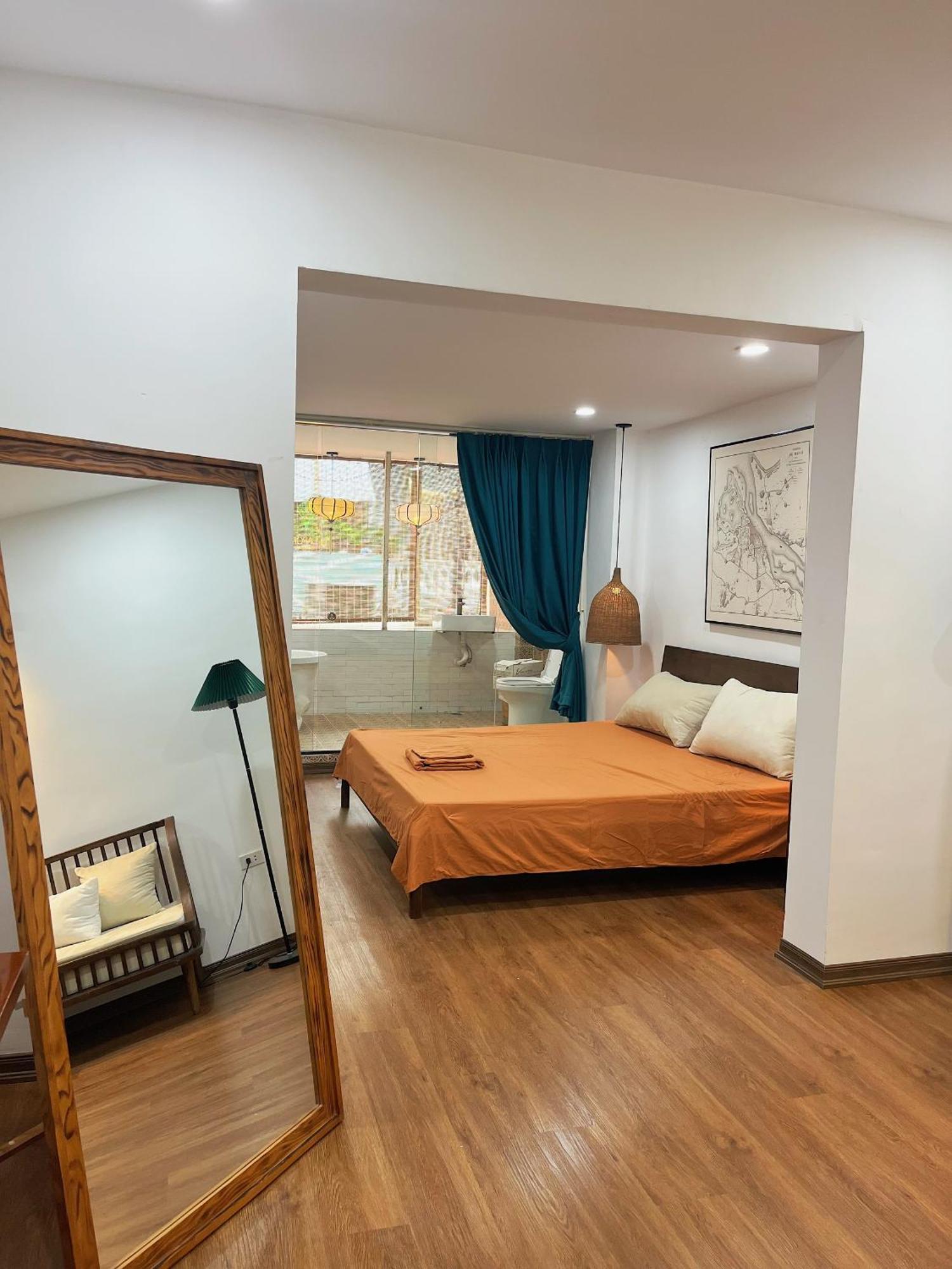 Studio In Night Market - Delapong Homestay Hang Ngang * Hanoi