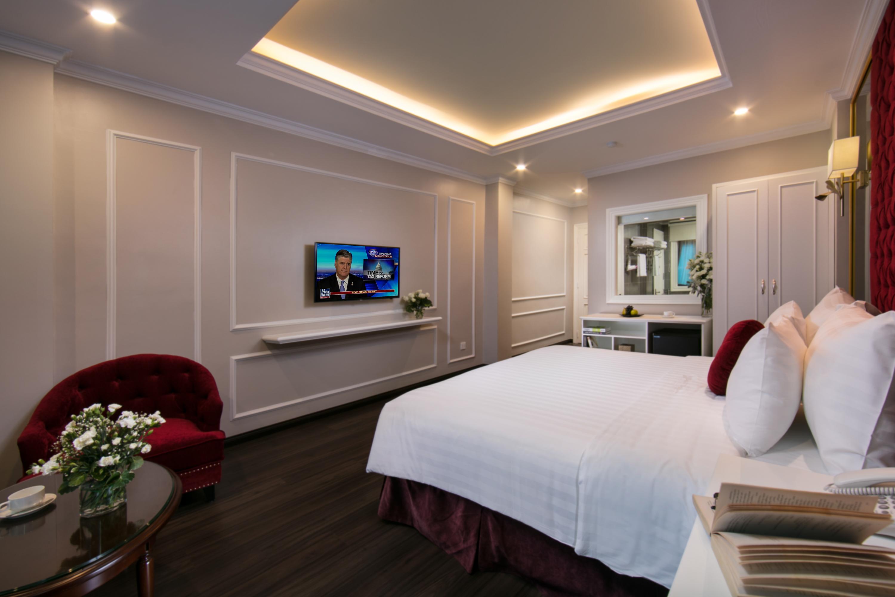 Flora Centre & Hotel 4*