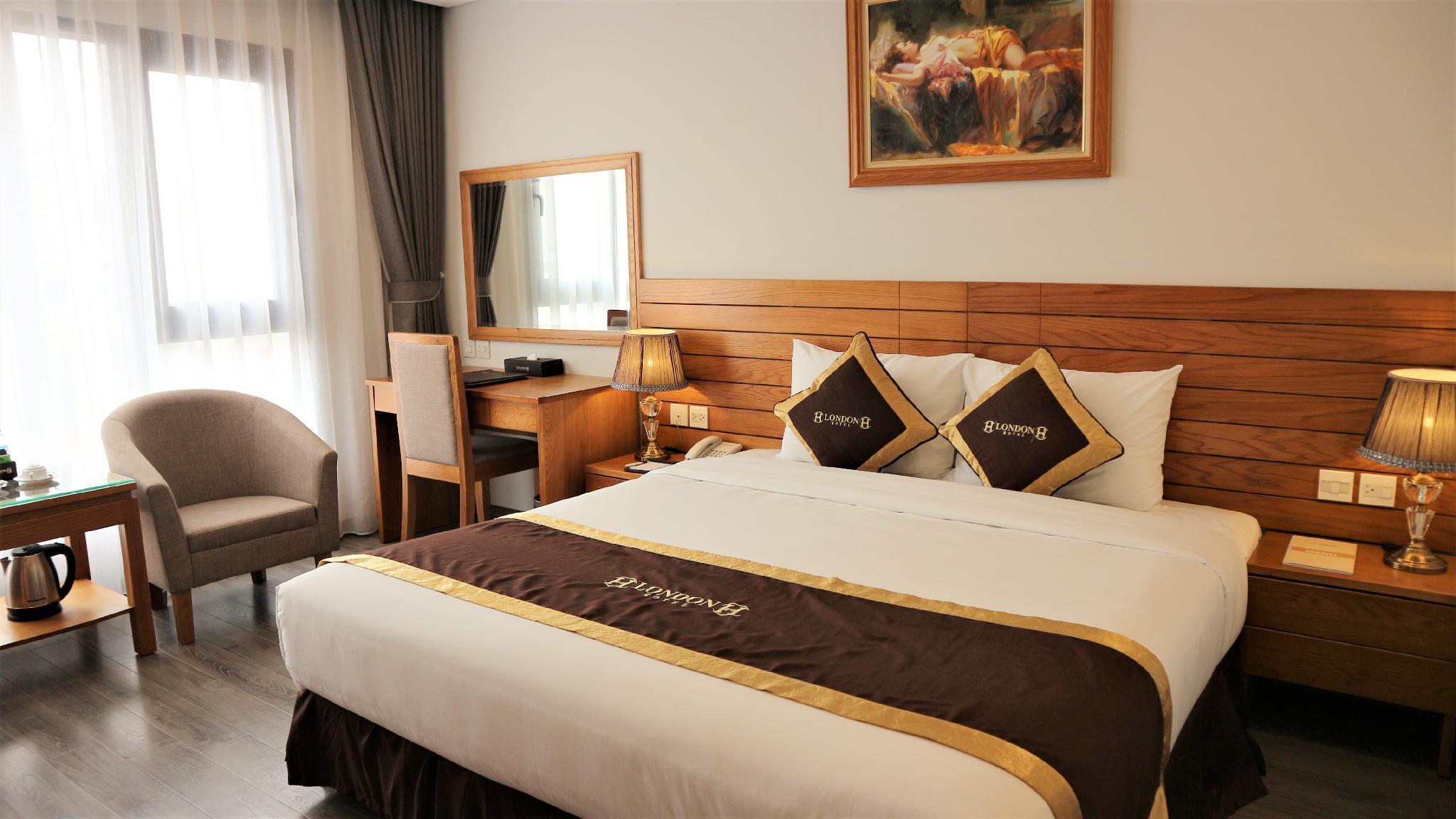 London Hotel 4*