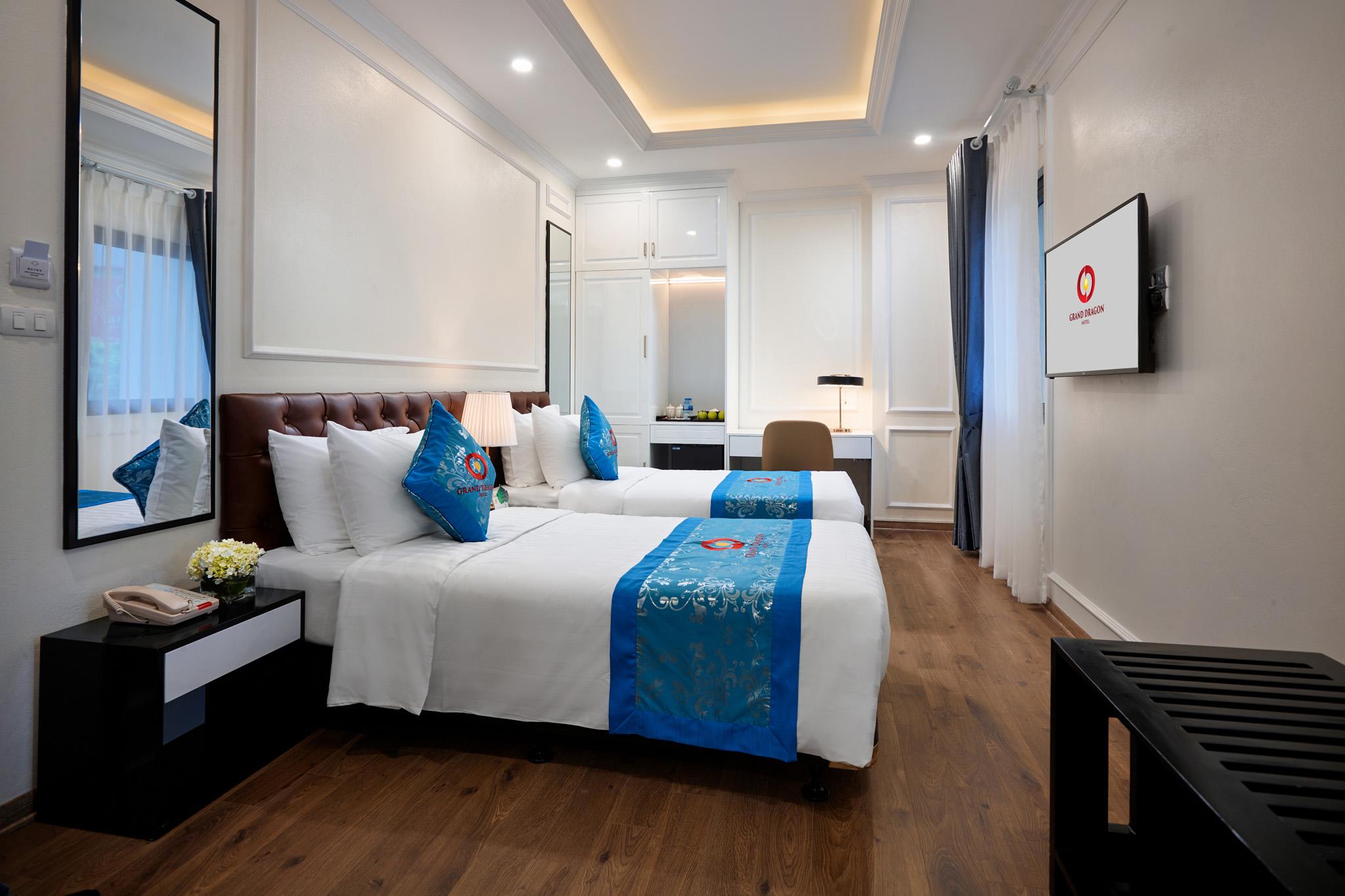 Grand Dragon Hotel 4*