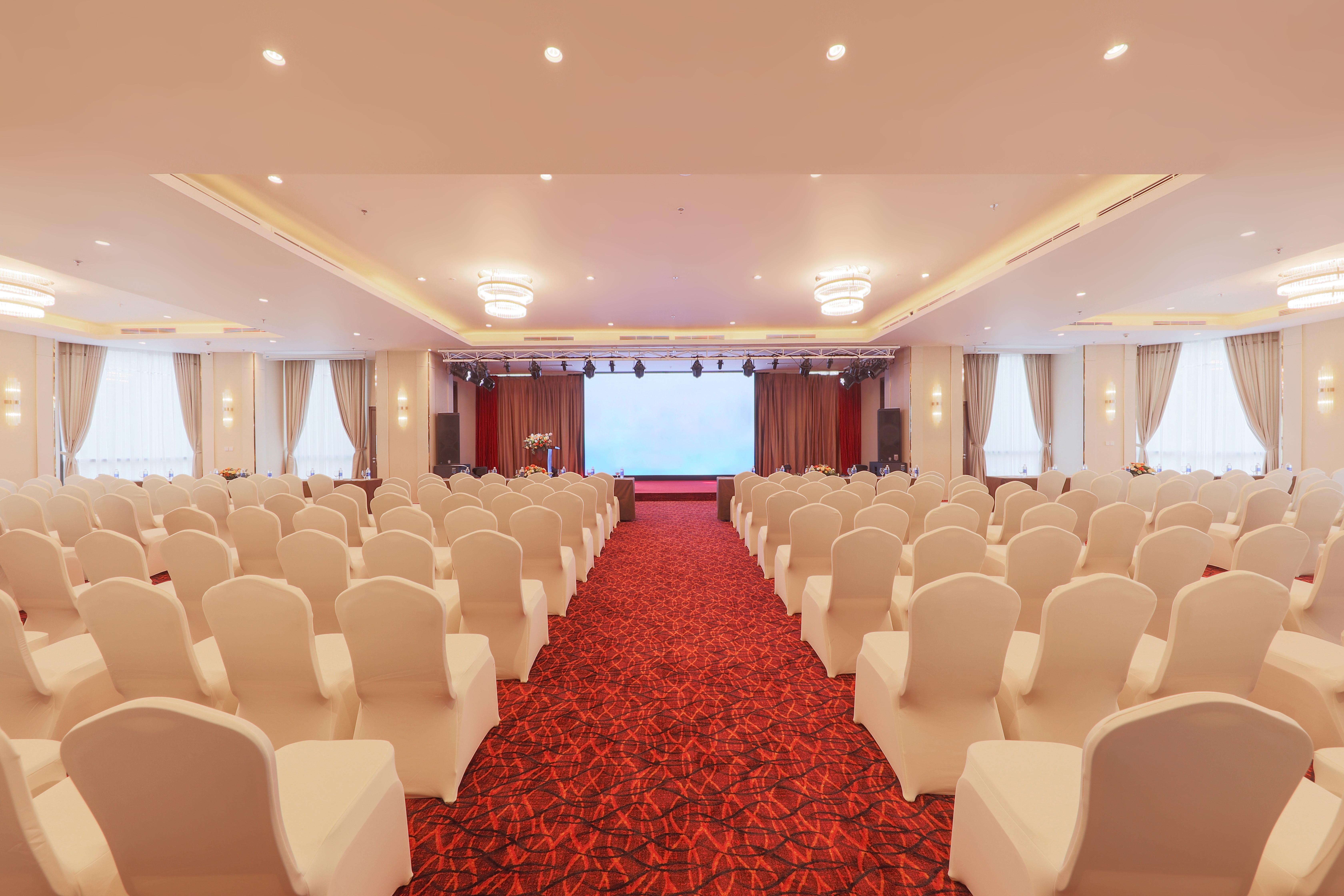 Grand Vista Hotel 5*