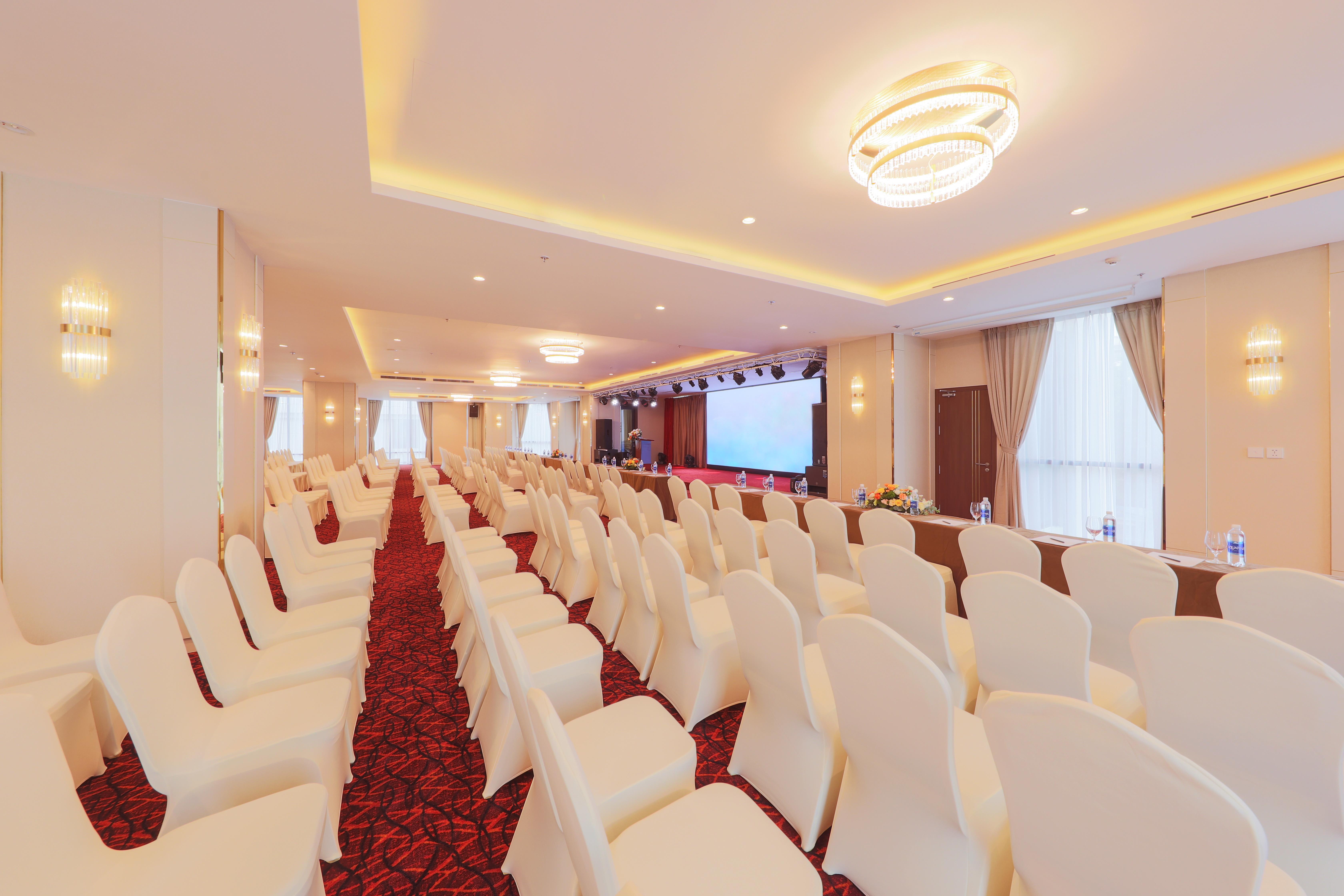 Grand Vista Hotel 5*
