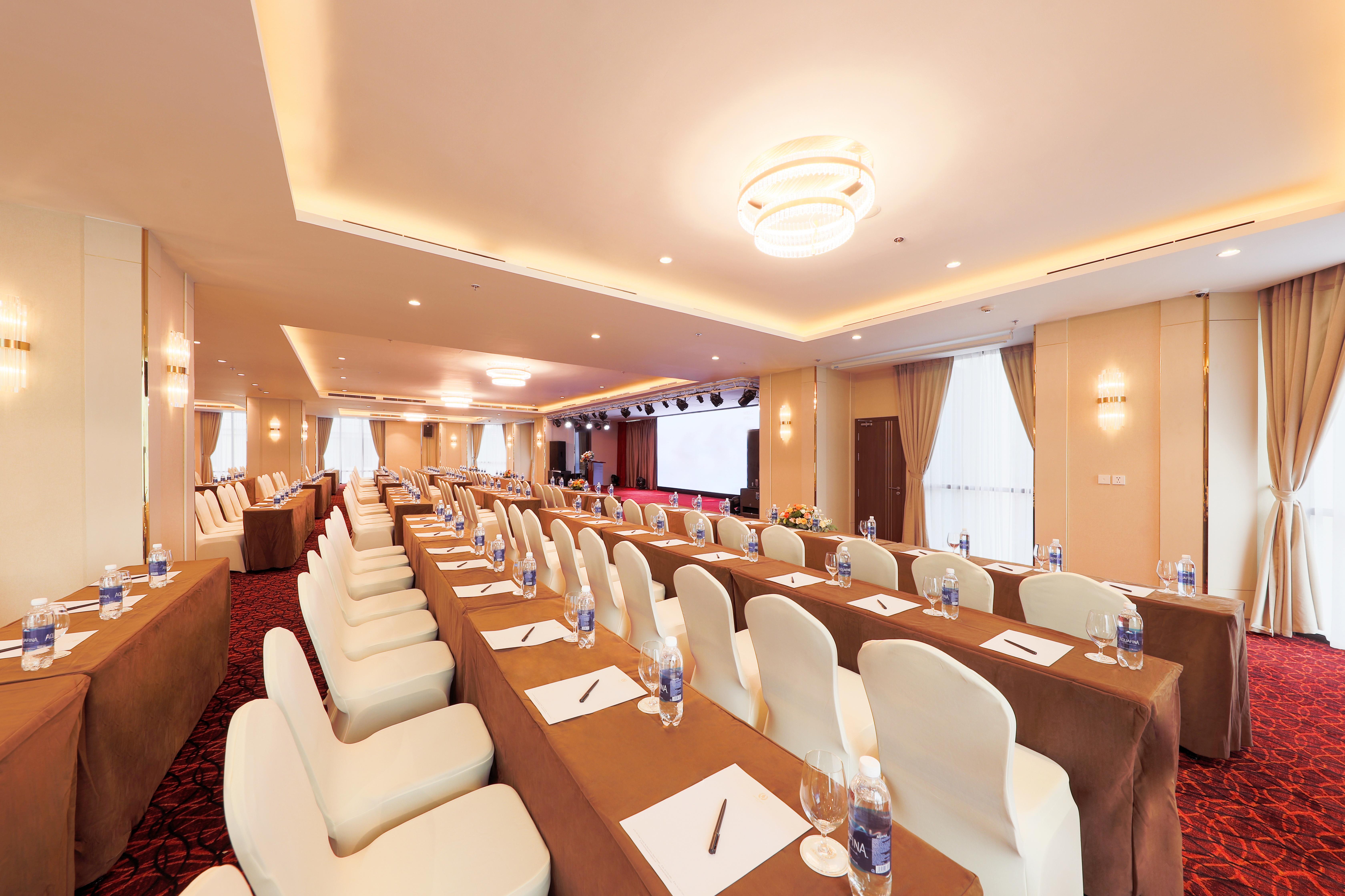 Grand Vista Hotel