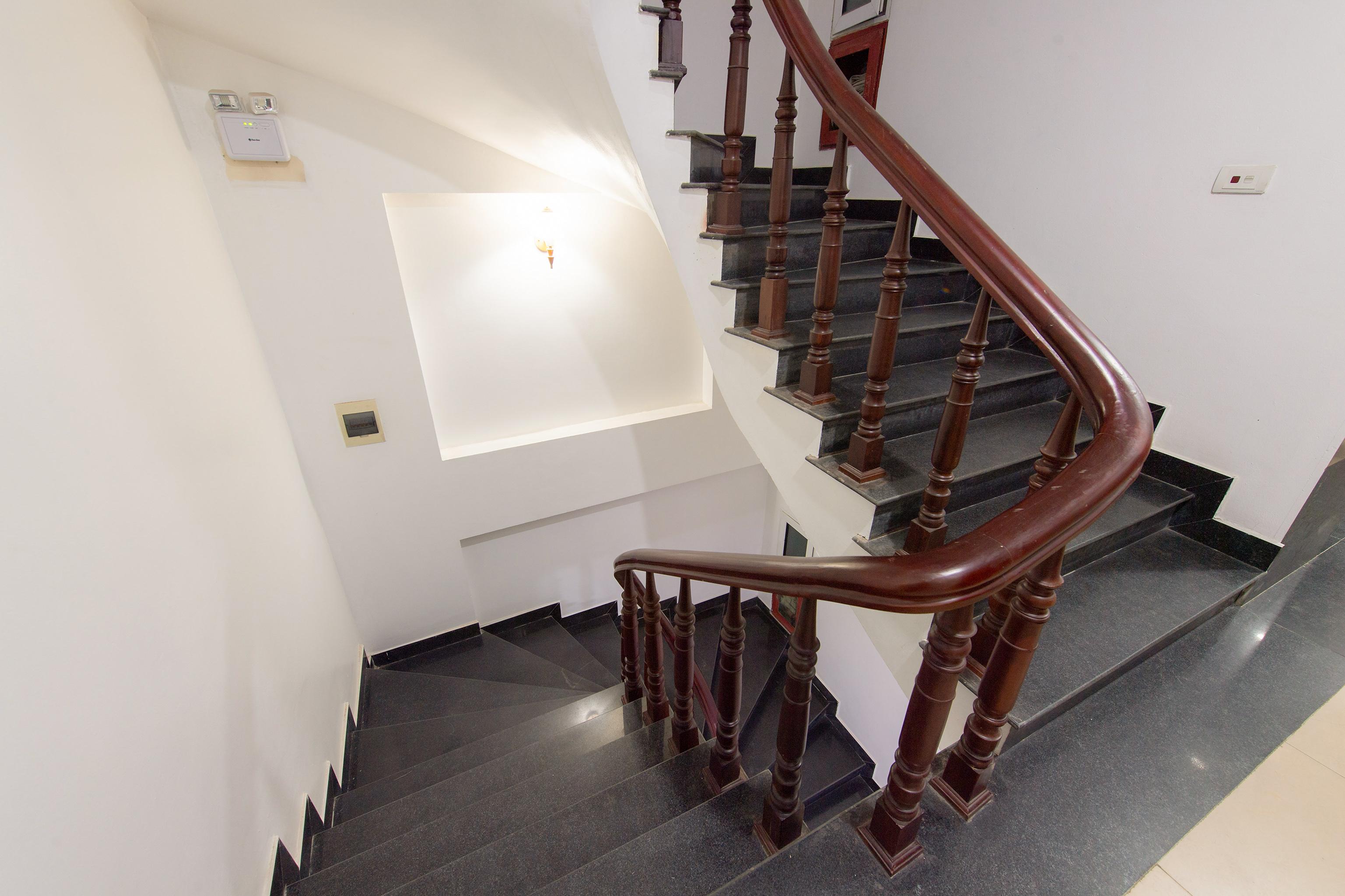 Hotel Oyo 387 Bach Duong