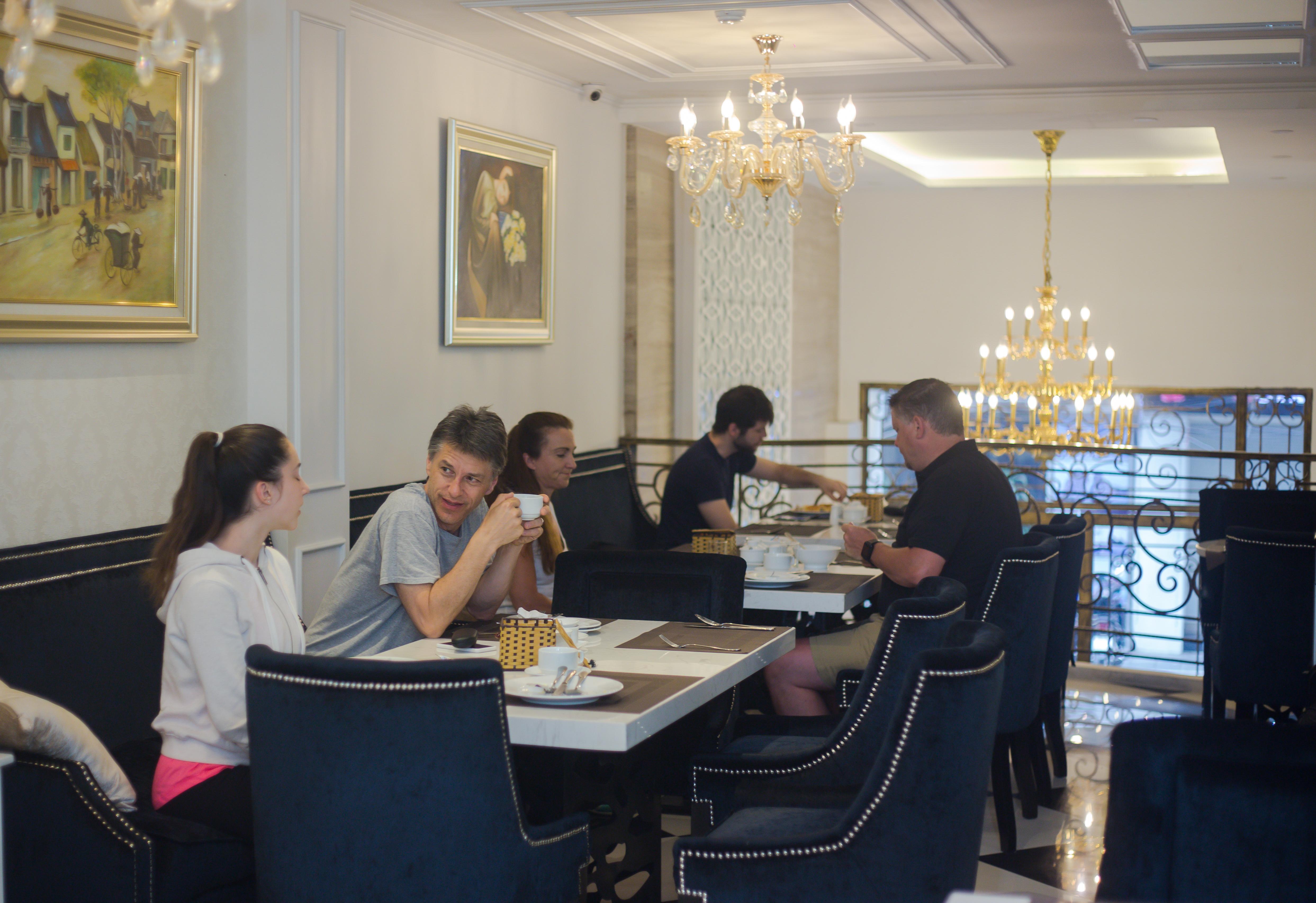 Hotel Luxury Old Quarter & Gym 4*