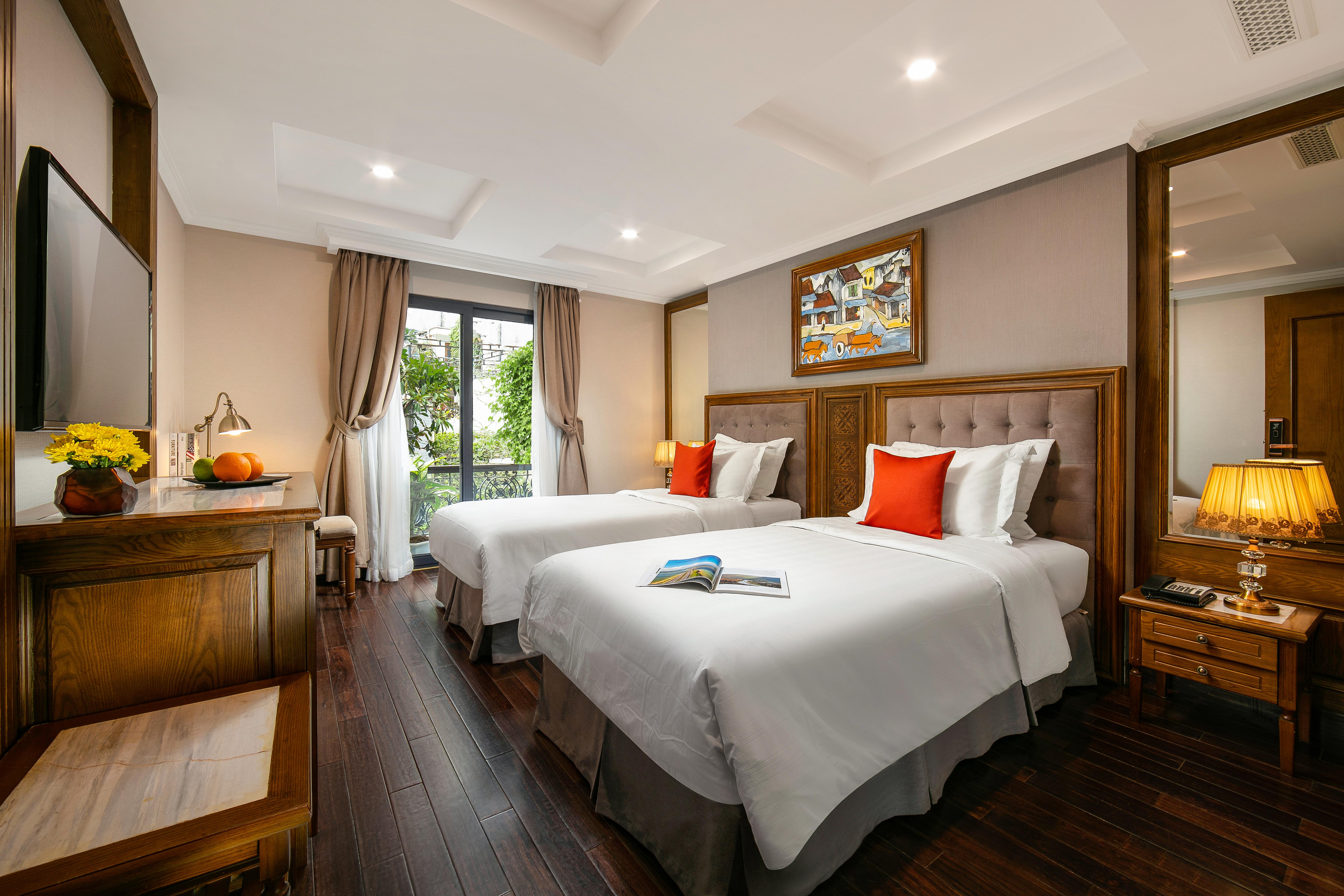 Dalvostro Valentino & Hotel Hanoi