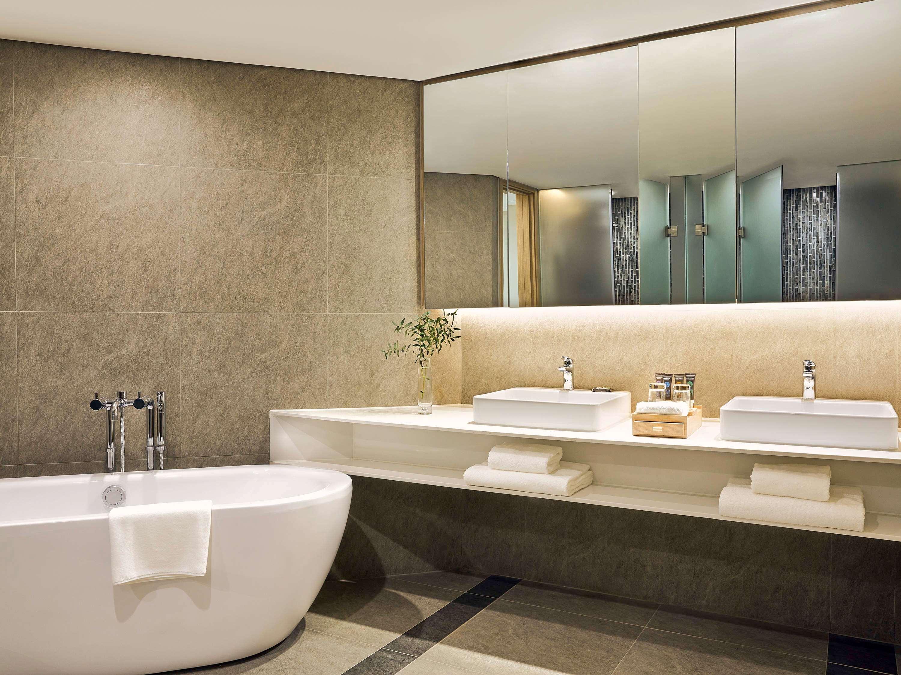 Novotel Thai Ha Hotel
