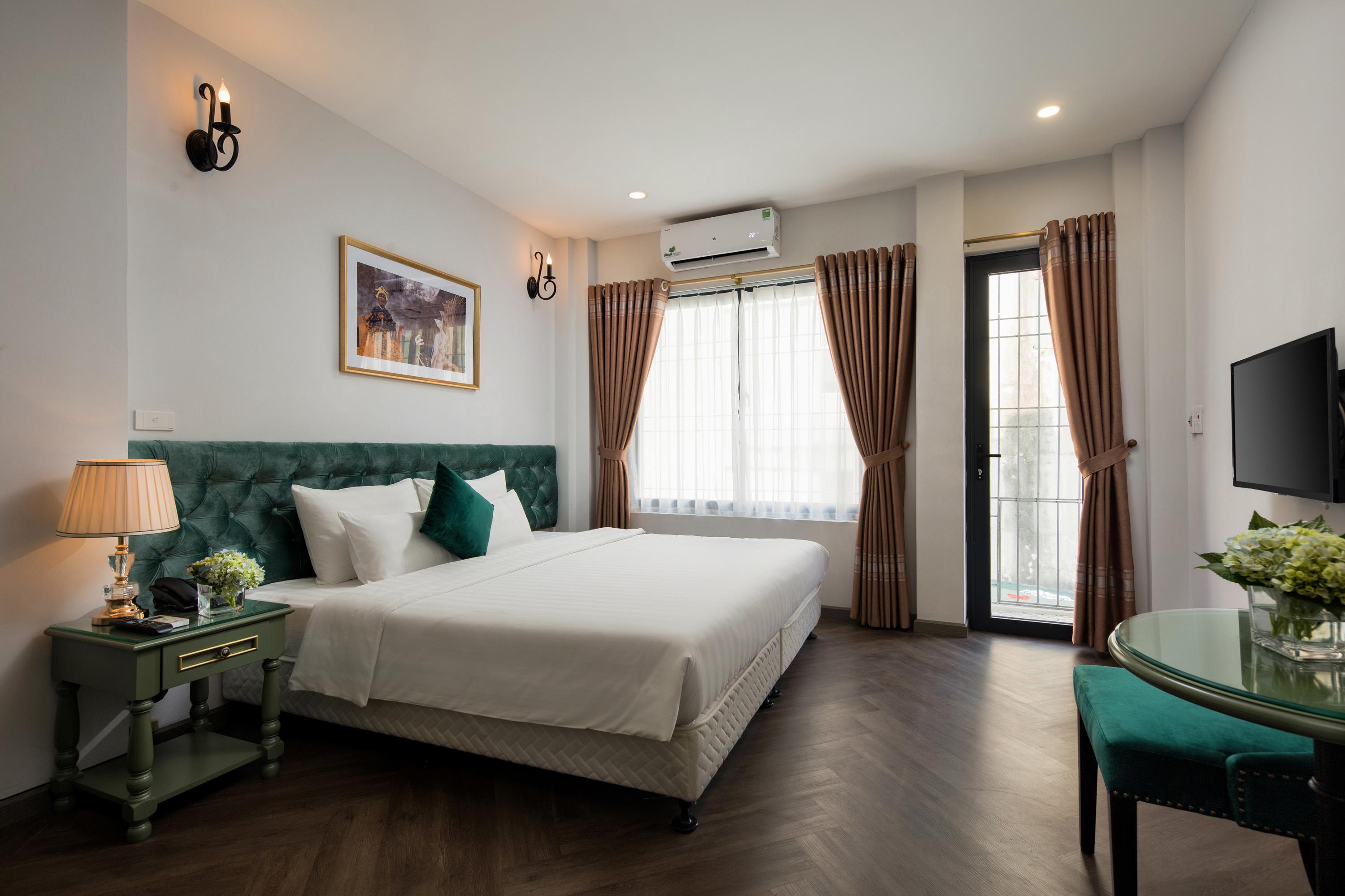 Gatsby & Travel Hotel 3*