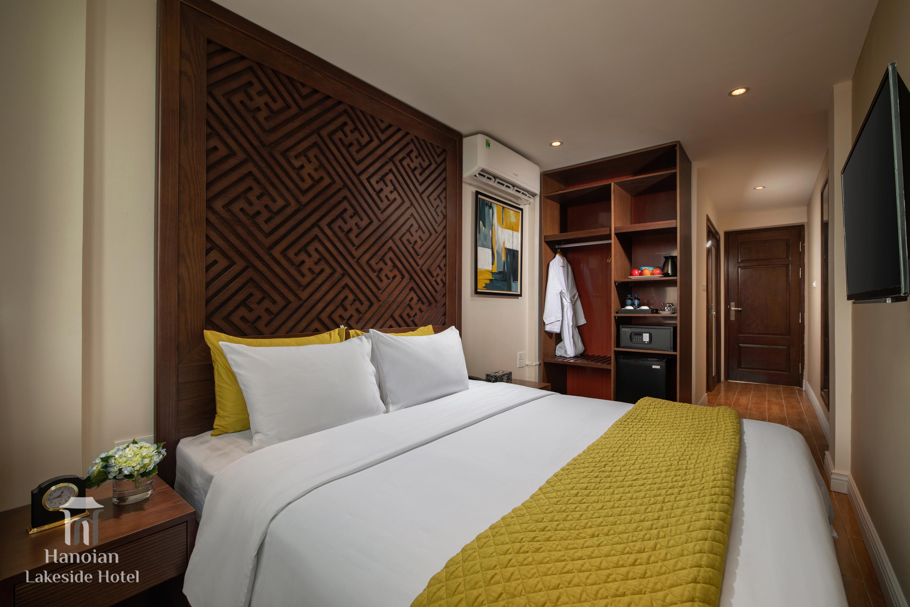 Lakeside Premium & Travel Hotel 3*