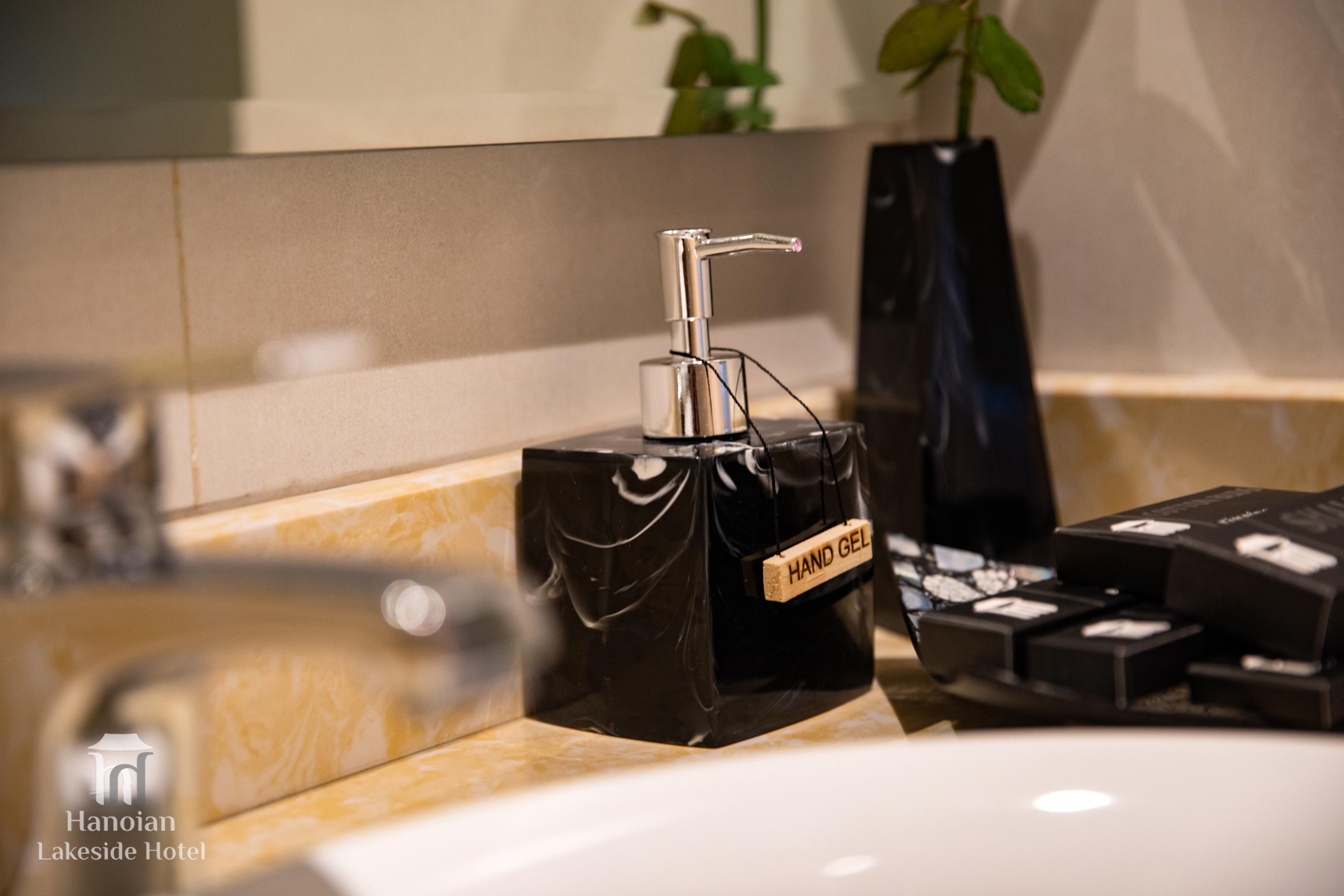 Lakeside Premium & Travel Hotel Hanoi