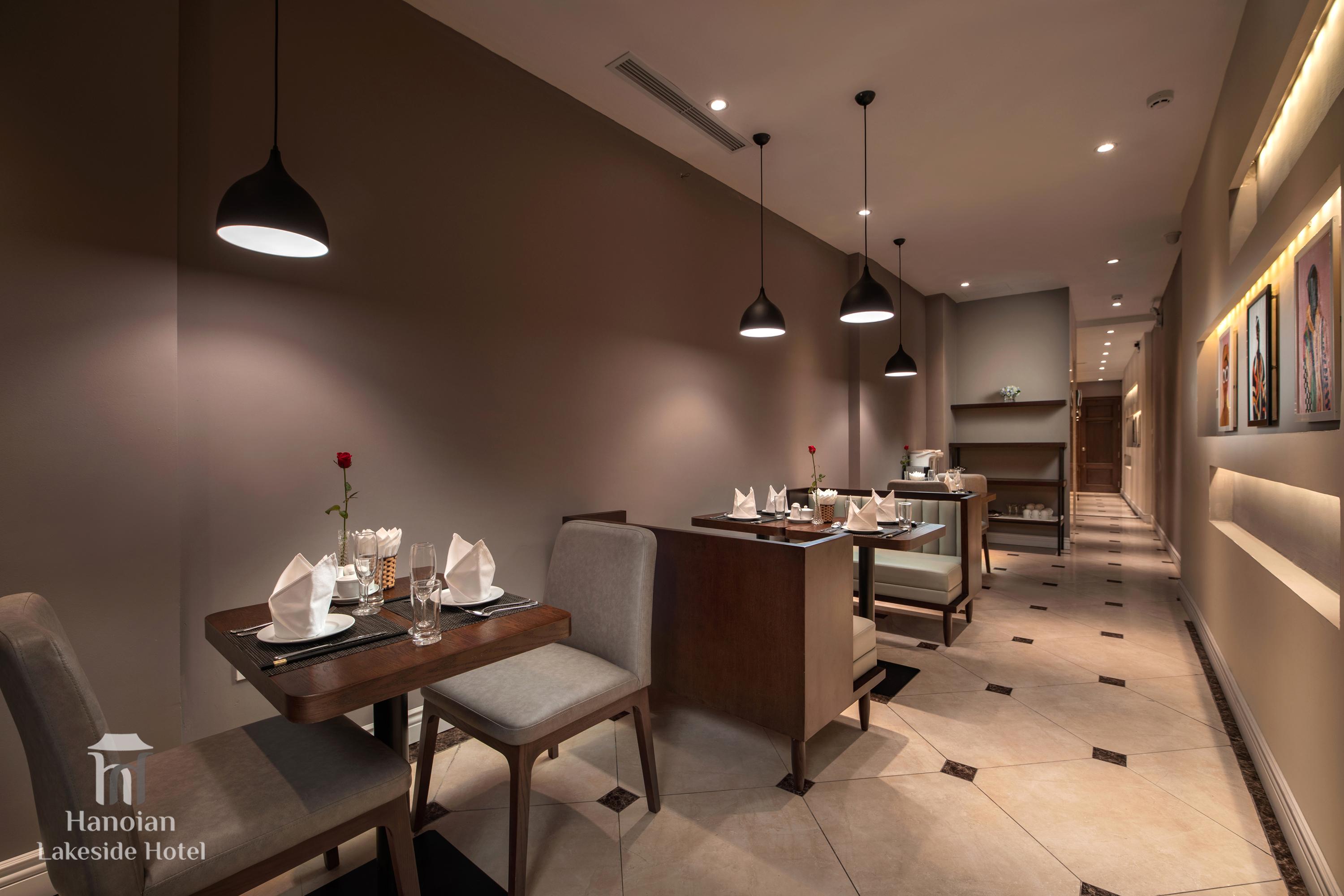 Lakeside Premium & Travel Hotel 3*