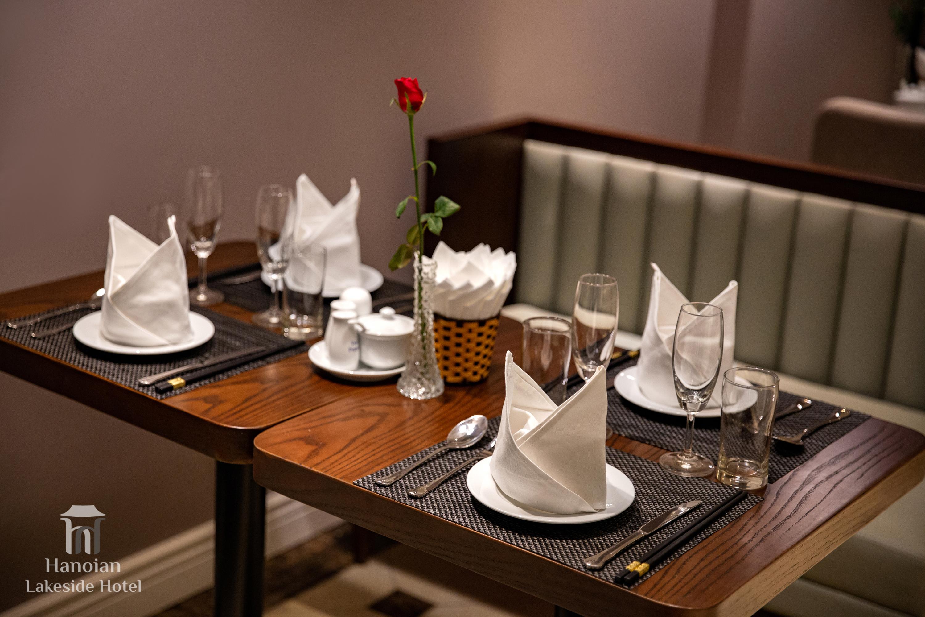 Lakeside Premium & Travel 3* Hanoi