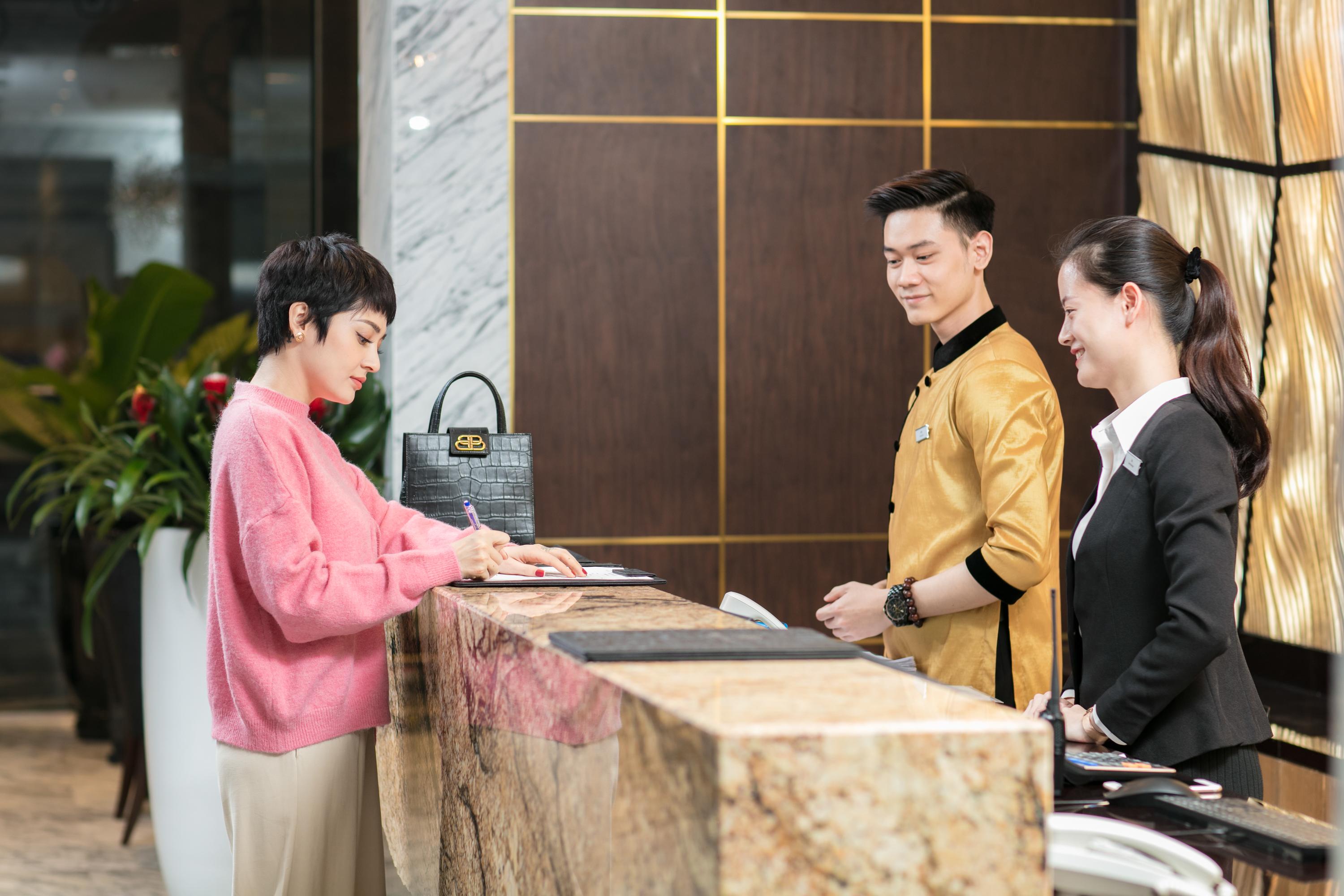 Khách sạn Anatole 5*