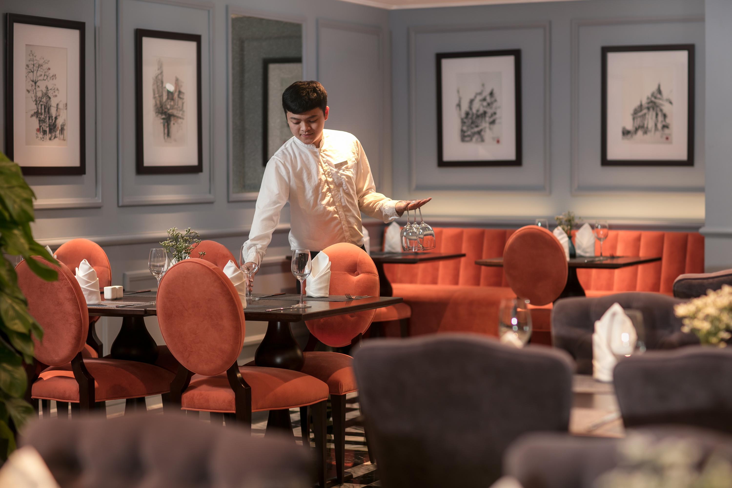 Khách sạn Anatole 5*