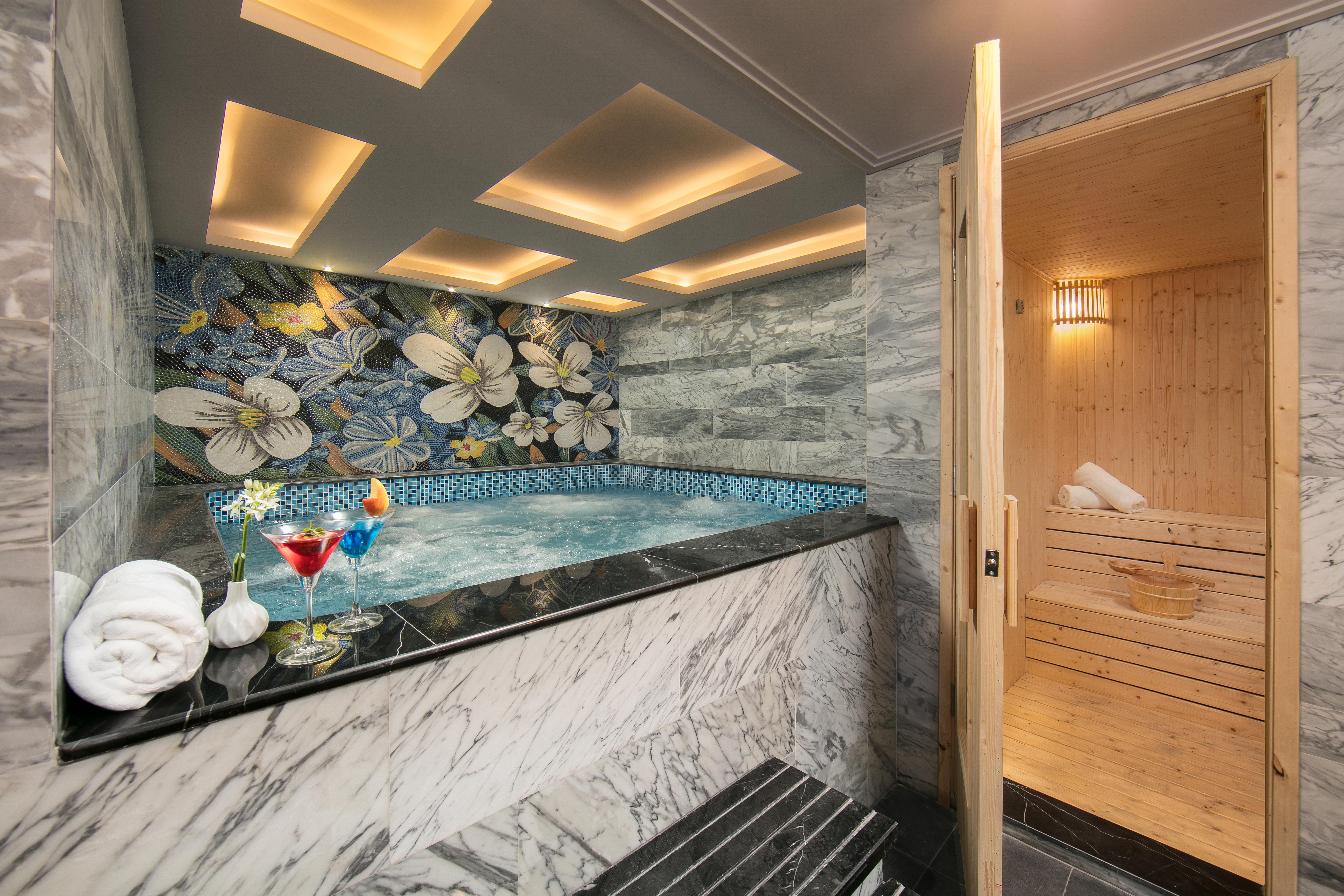 Anatole Khách sạn 5*