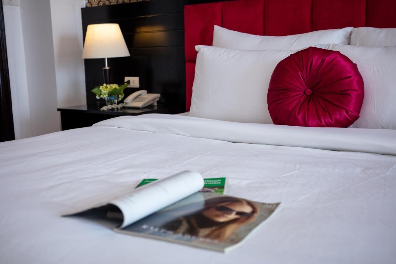 Hotel & Travel