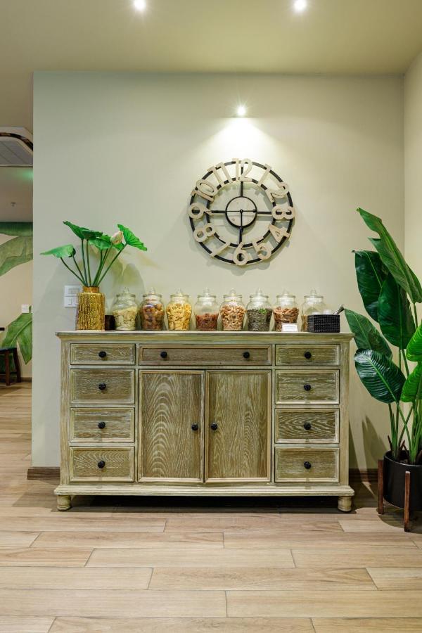 Super Oyo Capital O 1169 Le Grand - The Charm 3*