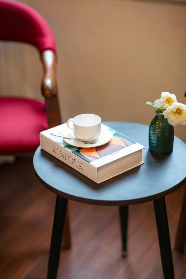 Hotel Silk Flower &