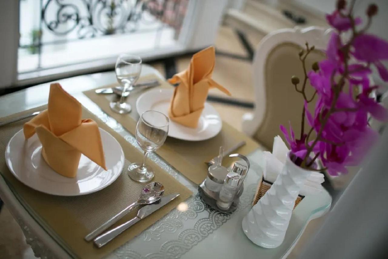 Cristina Boutique Hanoi