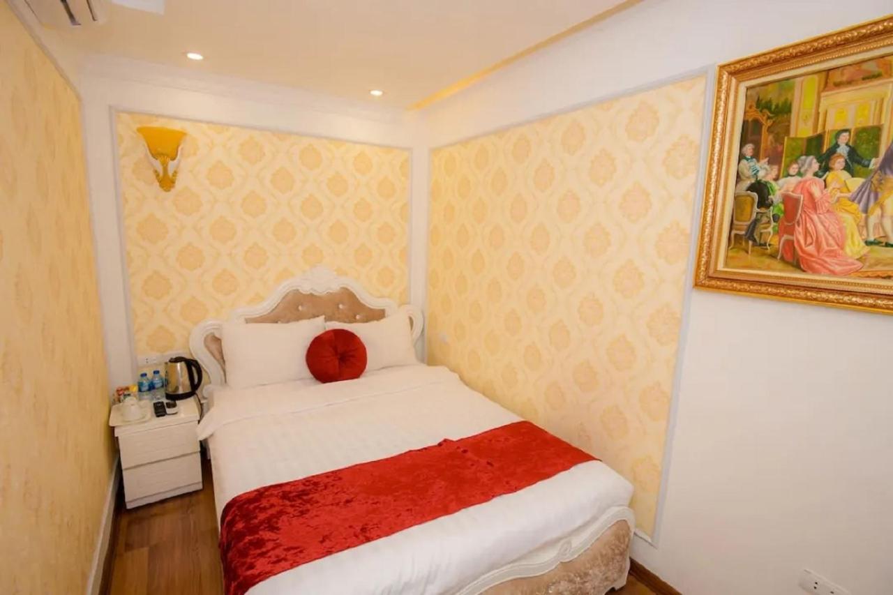 Cristina Boutique Hanoi