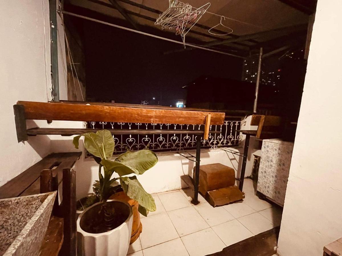 Hostel Chu Nhat Cafe & - 12 Ngo 41 Duong Lang - Co So 1 Hanoi
