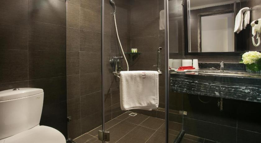 La Sante & 4* Hanoi