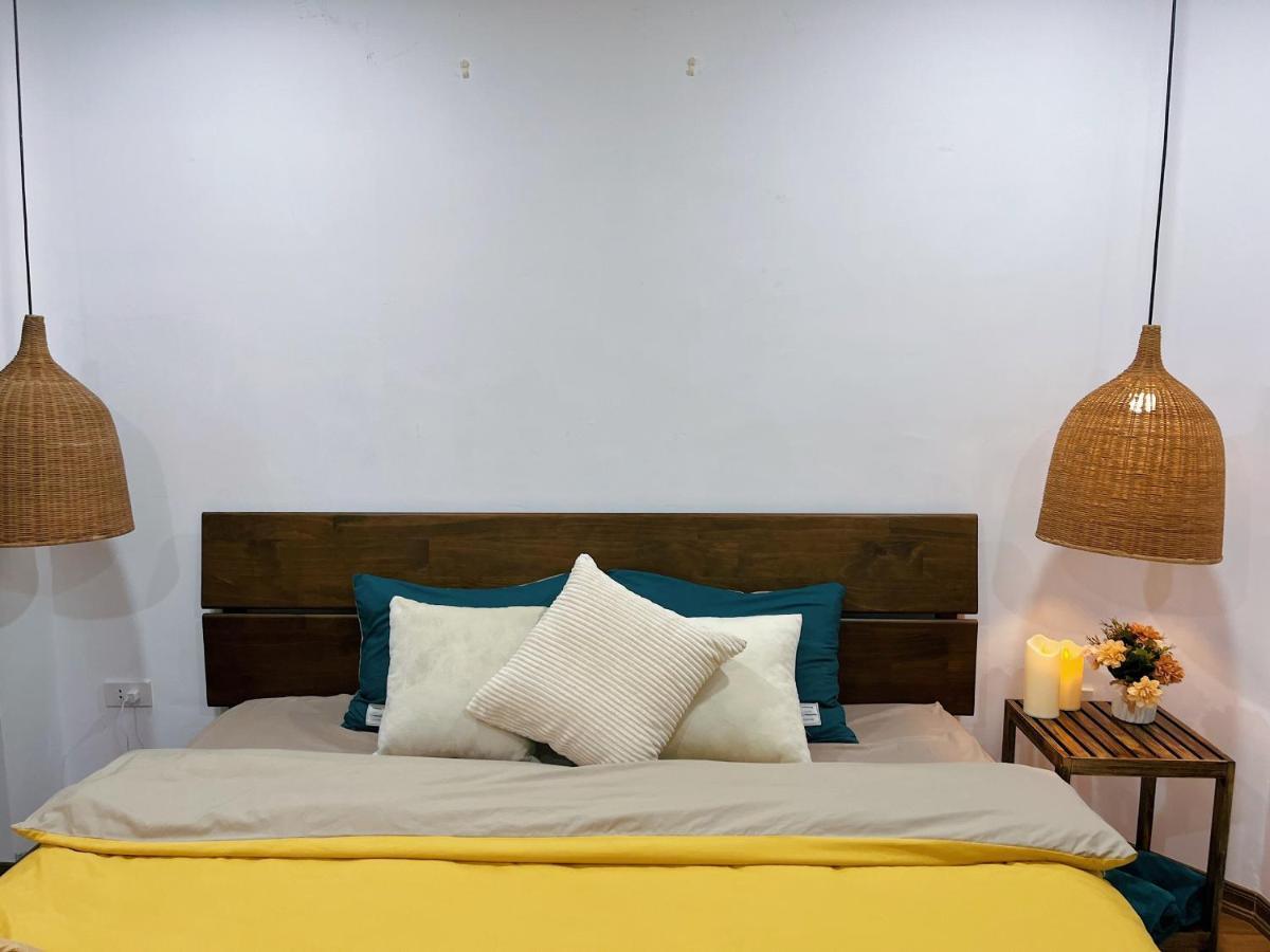 Studio In Night Market - Delapong Homestay Hang Ngang * Hanoi
