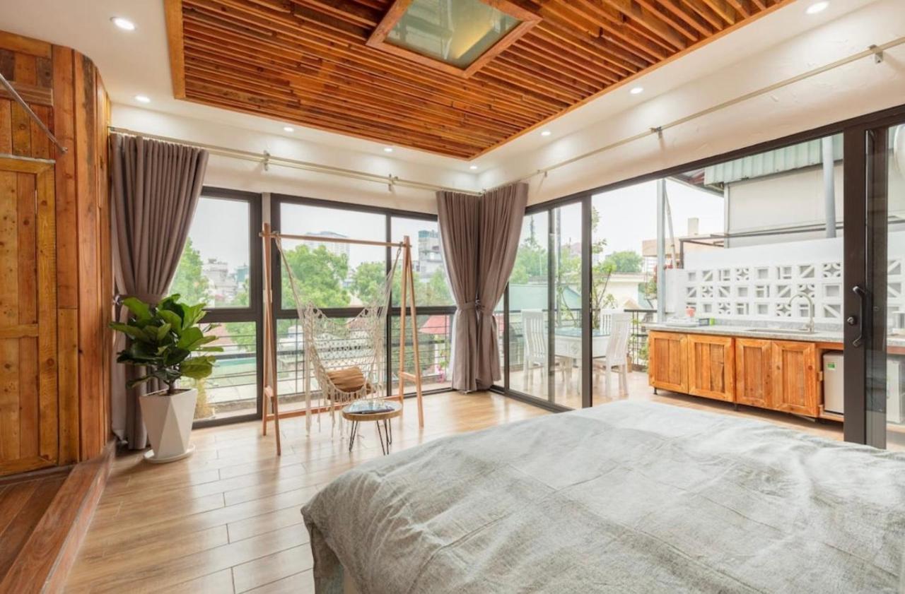 Tropical Theme Studio - Centrally Located - City View * Hanoi
